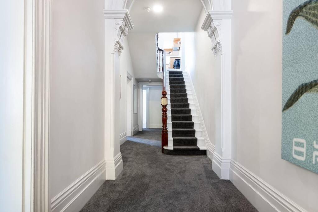 Generous Victorian Terrace In Cbd - Parking & Wifi Apartamento Launceston Exterior foto