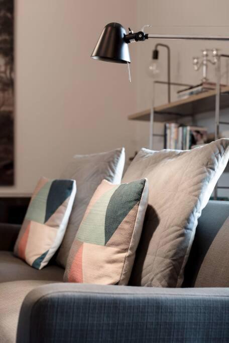 Generous Victorian Terrace In Cbd - Parking & Wifi Apartamento Launceston Exterior foto